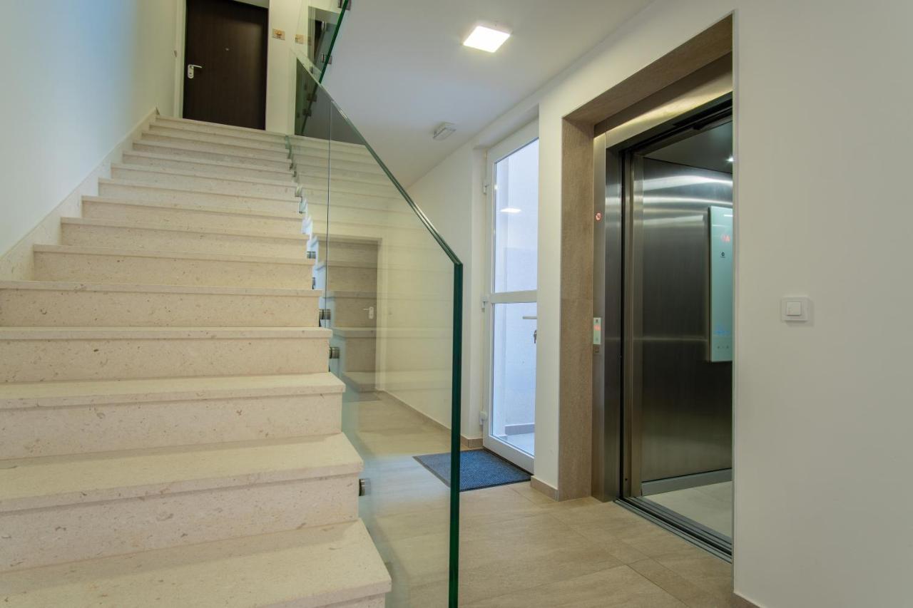 Apartments Mandre I エクステリア 写真